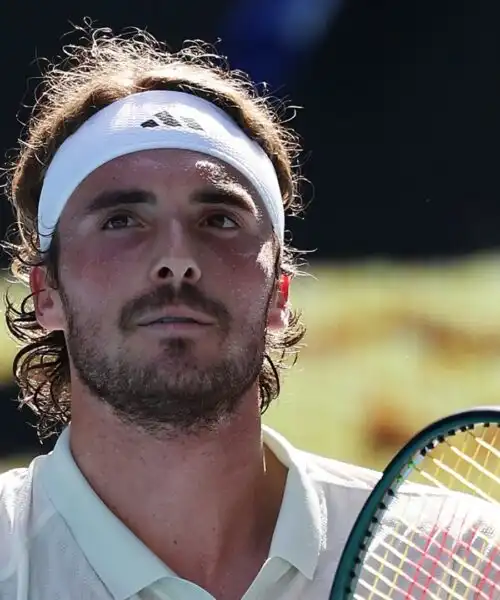 Tsitsipas, cosa fai? Le foto del punto più bizzarro della sua carriera