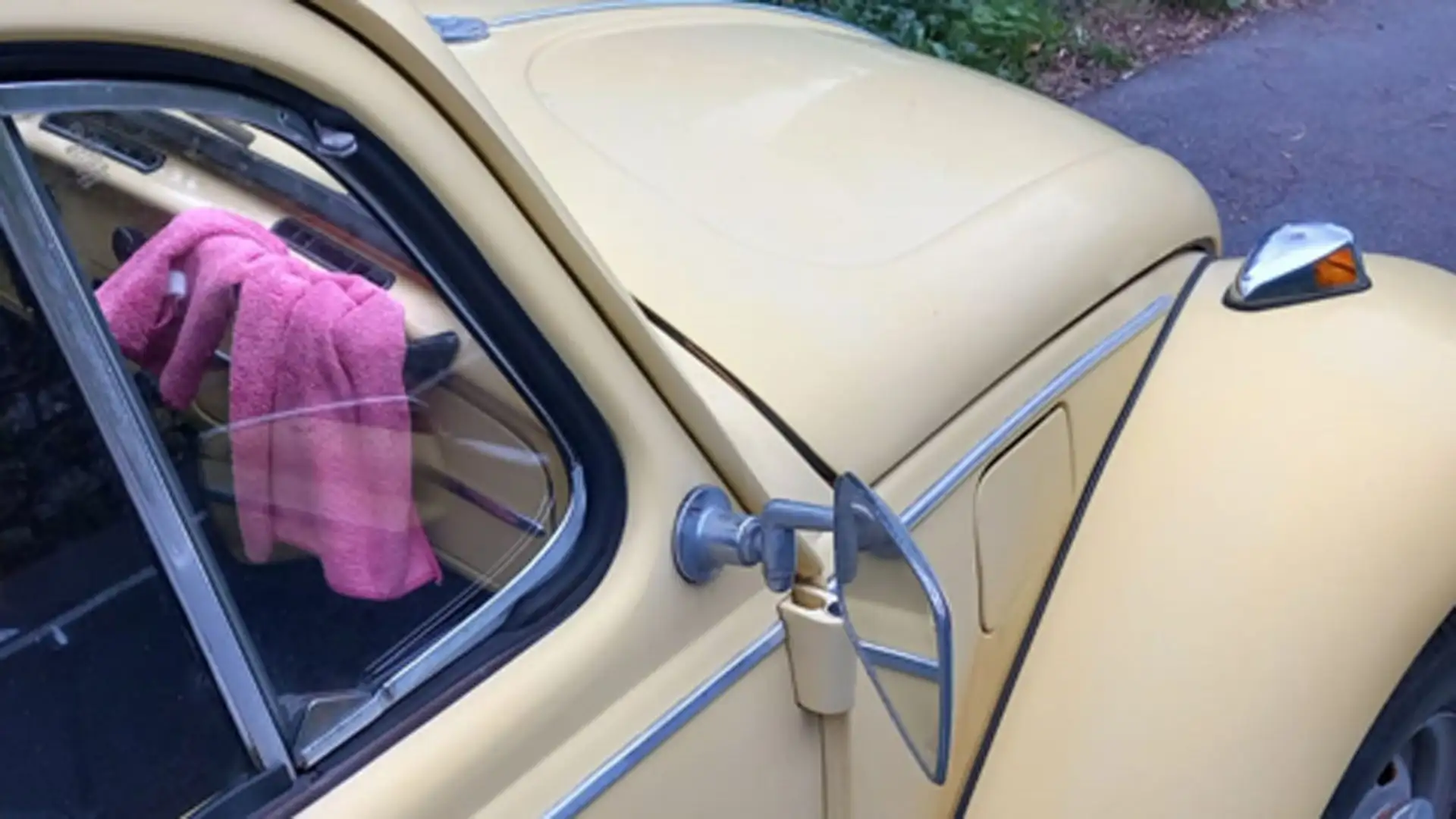 Nel dicembre del 1945 nello stabilimento Volkswagen iniziò la produzione del Maggiolino