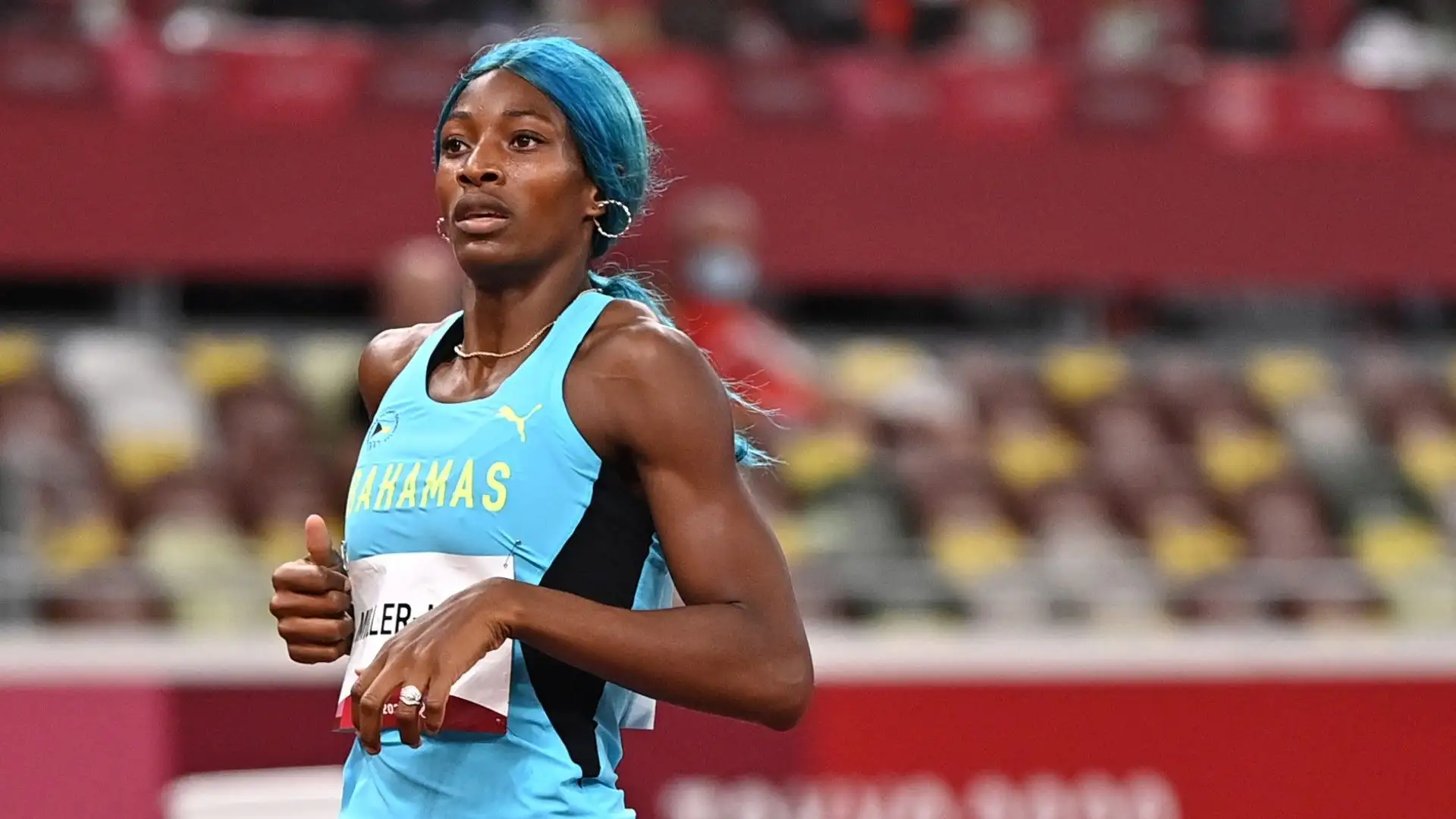 L'atleta è coinvolta attivamente in opere di beneficenza, sostenendo varie cause sociali nelle Bahamas
