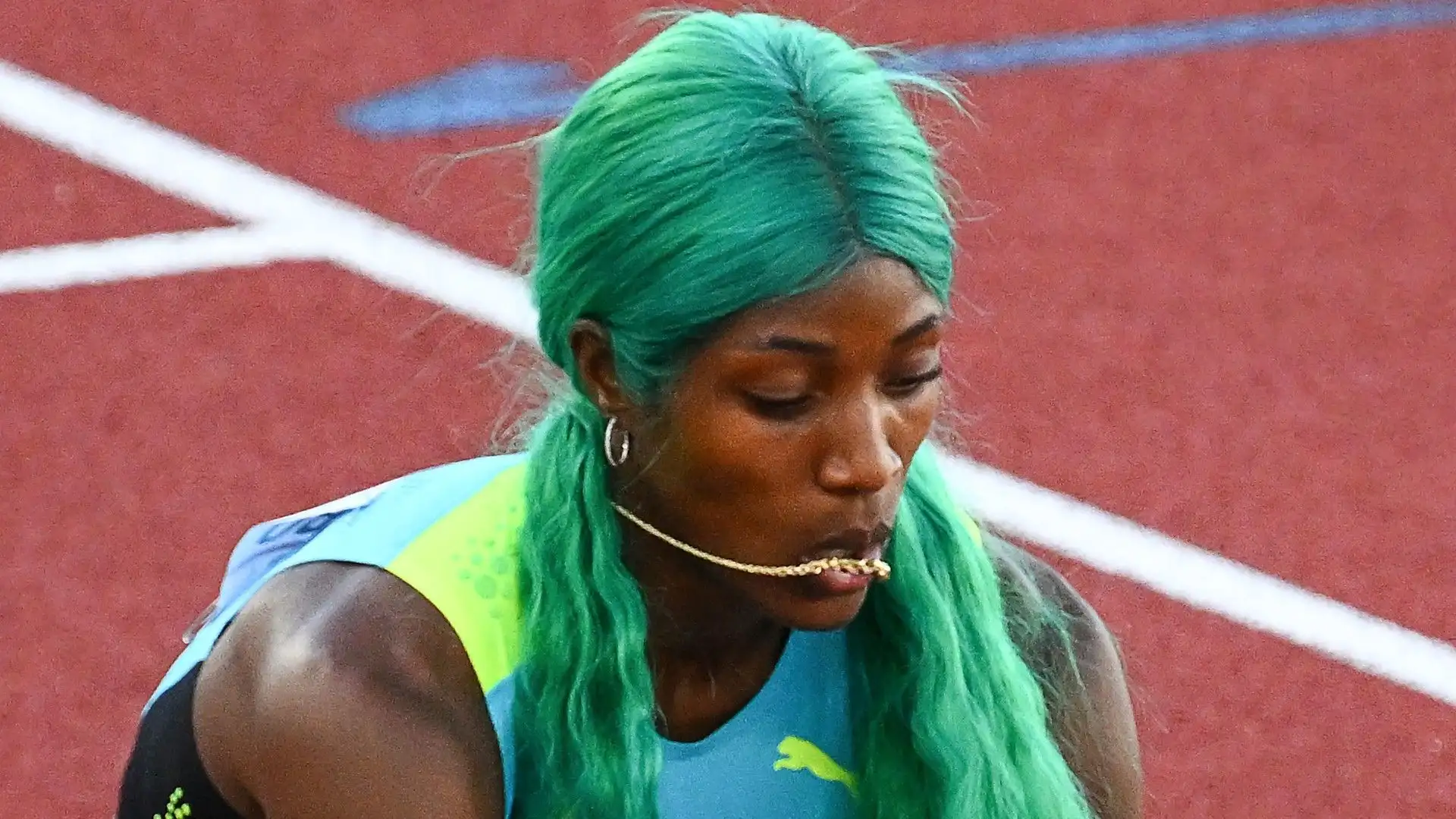 Anche il verde le dona molto