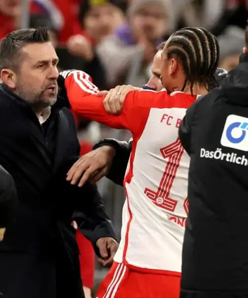 Vergogna in Bundesliga: le foto della rissa tra Sané e l’allenatore