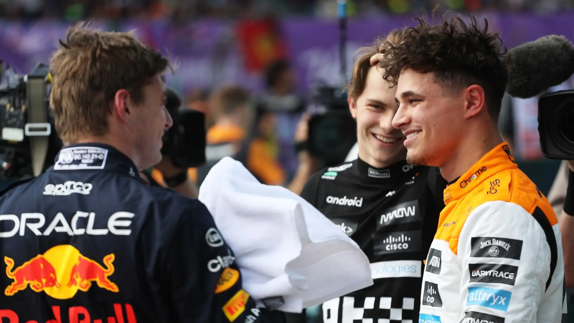 Secondo il tre volte campione del mondo, Norris è il compagno di squadra ideale: "E' ancora giovane, ed ha una lunga carriera davanti a sé"
