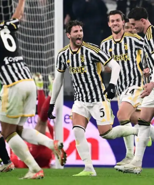 Doppio Vlahovic e Chiesa, la Juventus si vendica del Sassuolo e torna a -2 dall’Inter