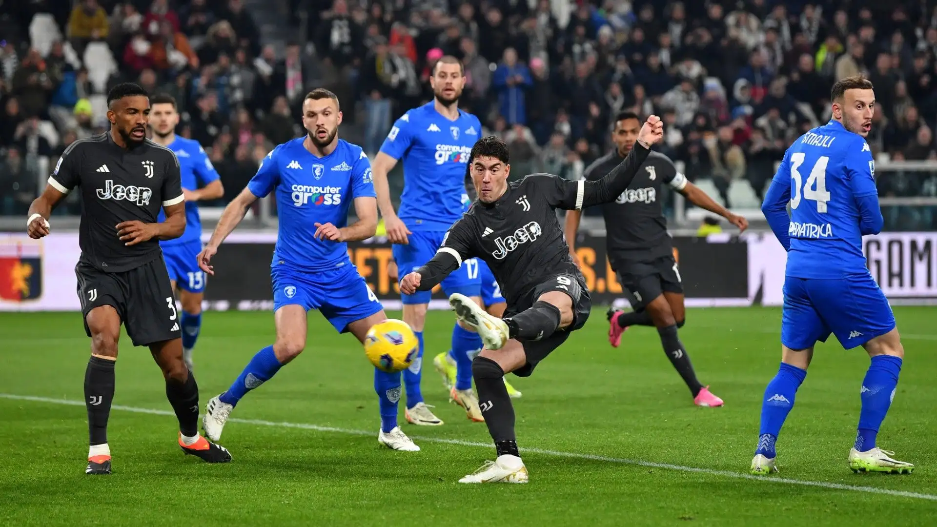 Le ottime prestazioni dell'ex Fiorentina hanno riacceso l'interesse di diversi club inglesi
