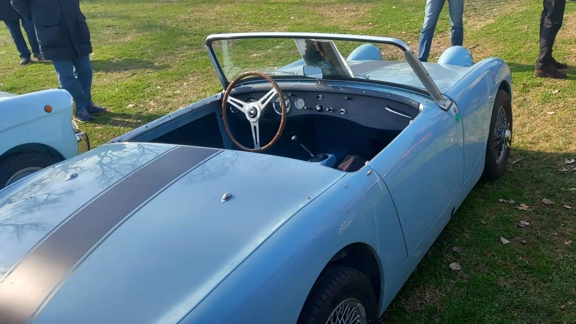 Agli auto raduni, invece, capita di imbattersi in una Sprite