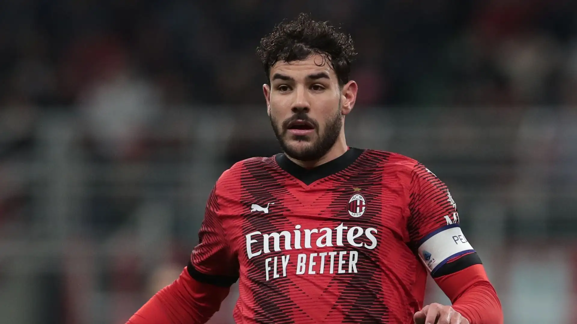 L'esterno della nazionale francese è uno degli elementi più importanti della squadra dei rossoneri, e il Milan non lo cederà a meno di un'offerta molto importante