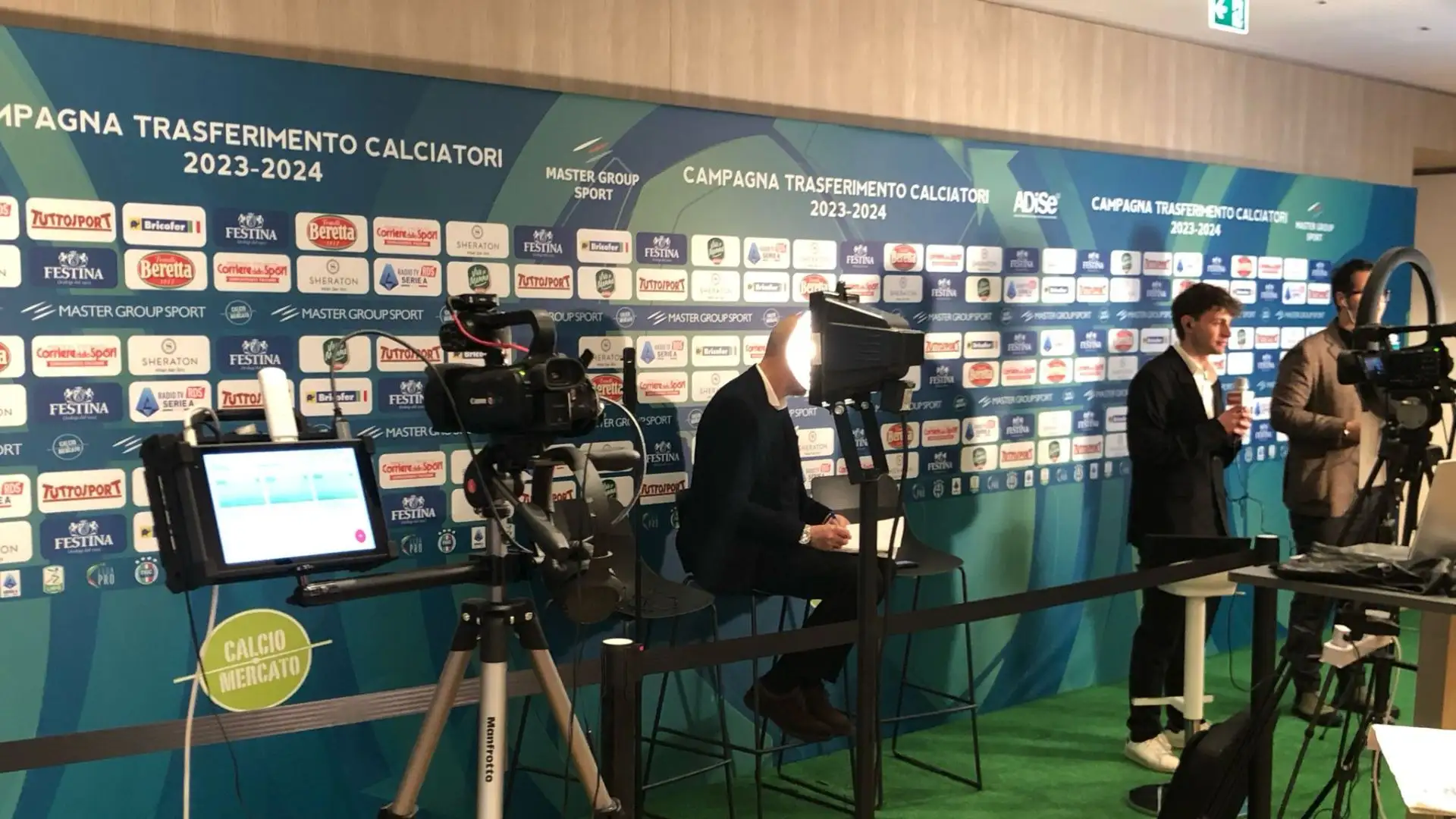 Prima la possibilità Al Shabab, poi le ipotesi legate all' Udinese e al Metz. Alla fine però Ionut Radu è destinato a restare in prestito al Bournemouth.