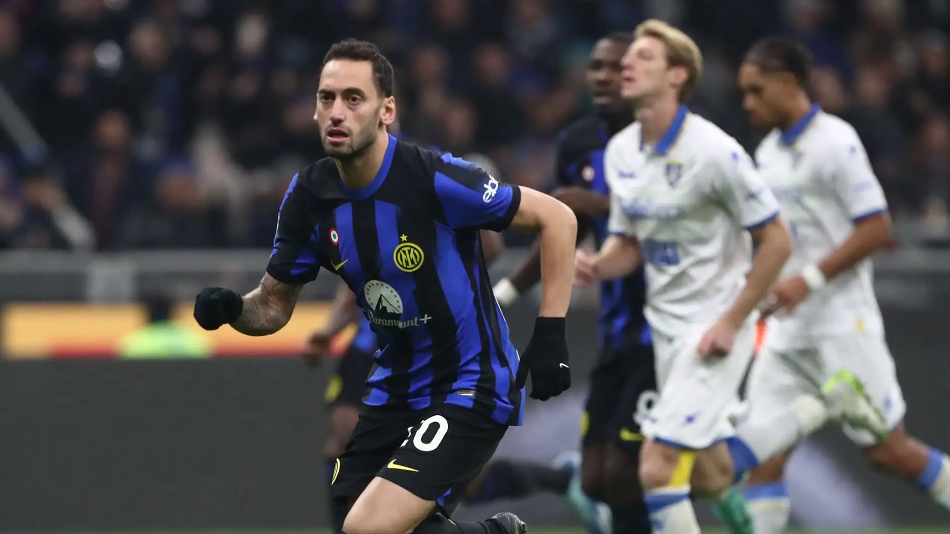 "Fare passaggi a cinque metri non mi piace", ha continuato Calhanoglu