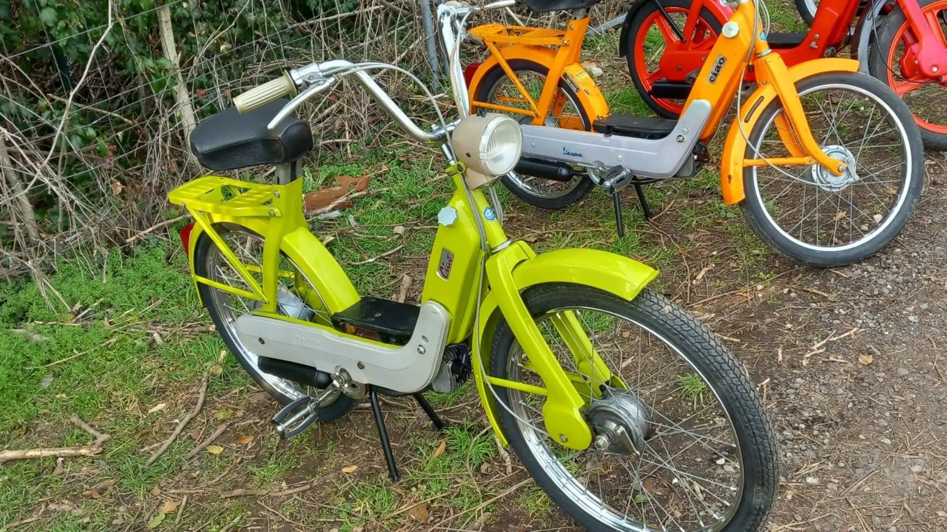 Supera anche i francesi Motobecane Mobylette e Velosolex e il Moto Guzzi Trotter.