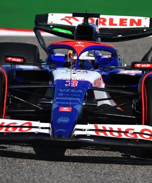 F1, Daniel Ricciardo il più veloce nelle prime libere in Bahrain, Ferrari indietro