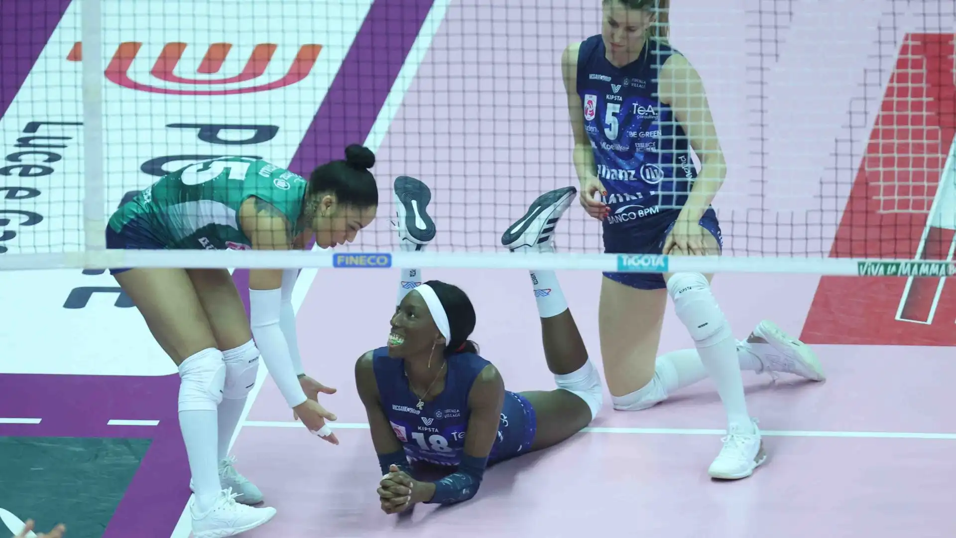 Milano ha perso 3-0 il big match in casa di Conegliano.