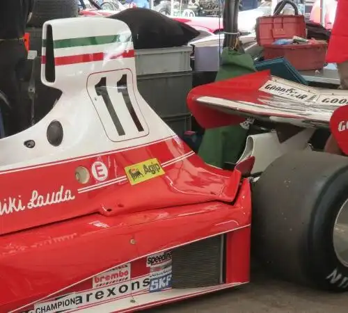 Ferrari, le foto della ‘Rossa’ di Niki Lauda: un gioiello senza tempo