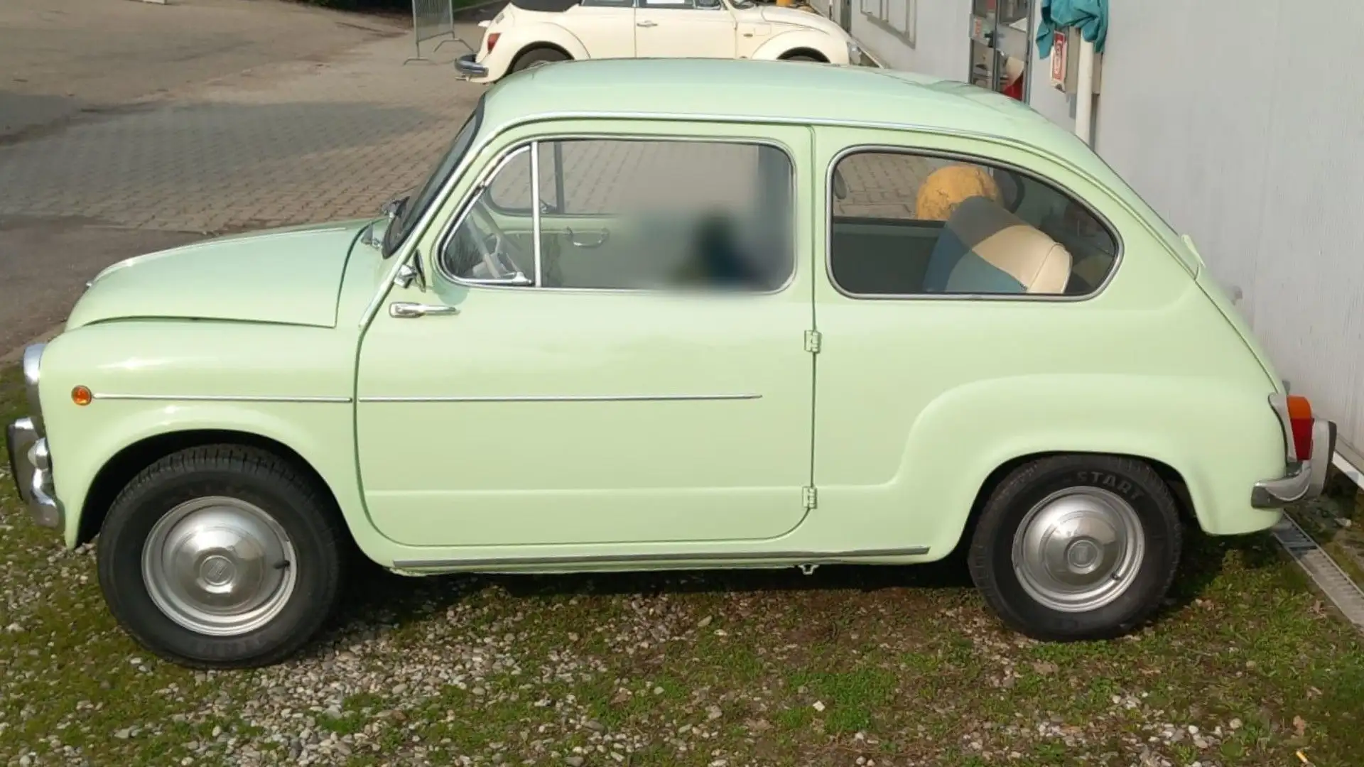 Qui è colorata con un azzurro molto tenue