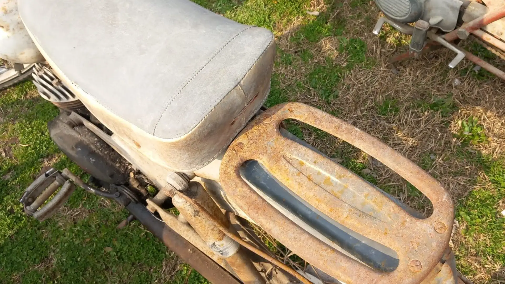 La prima motocicletta in produzione è la '350'