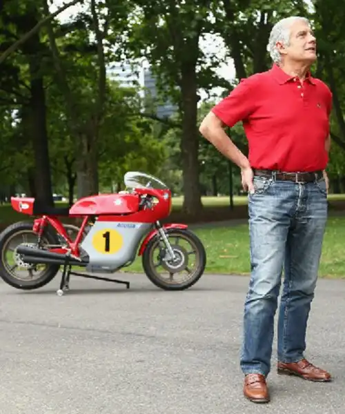 Giacomo Agostini, il primo amore non si scorda mai: foto