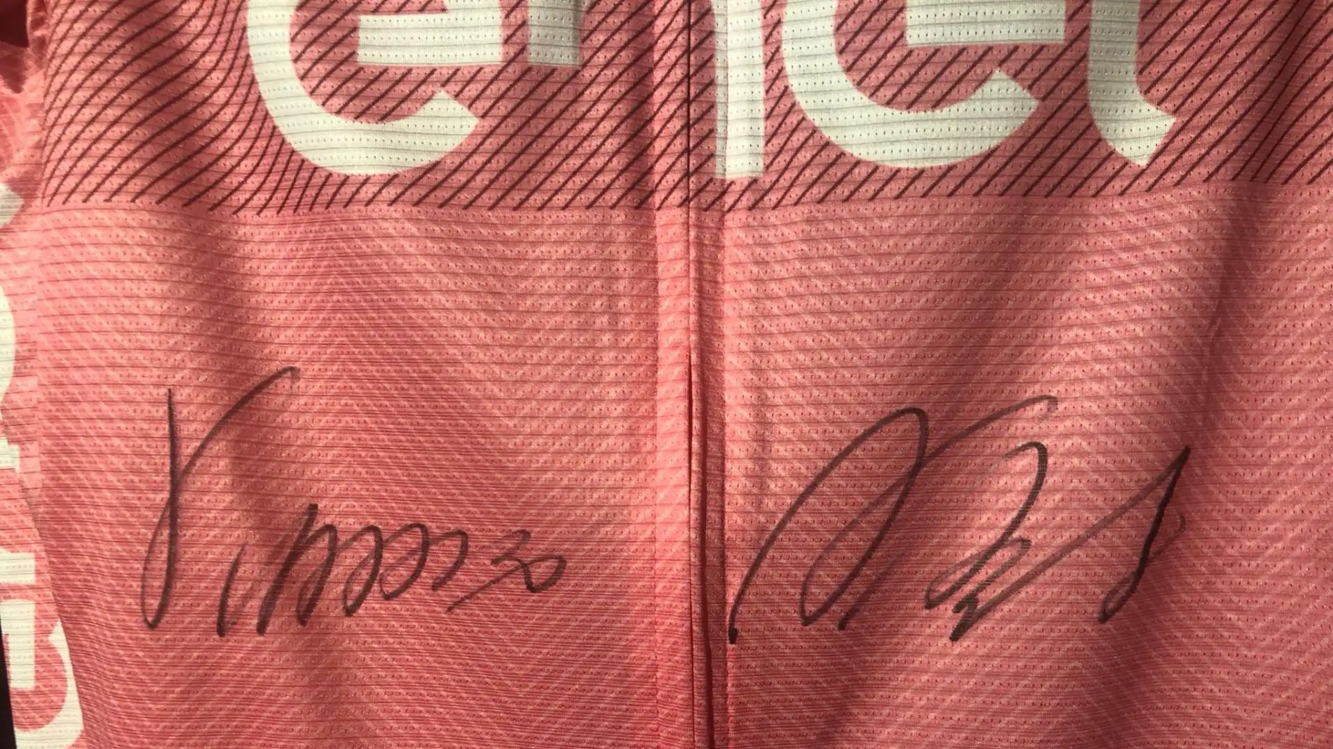 Eddy Merckx detiene il record per la più lunga sequenza di Maglie Rosa consecutive, 36 frazioni.