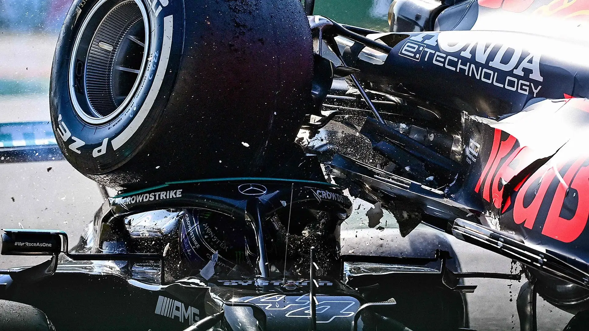Nel 2021 Hamilton e Verstappen diedero vita ad un fantastico duello senza esclusione di colpi, vinto dall'olandese nell'ultima gara di Abu Dhabi