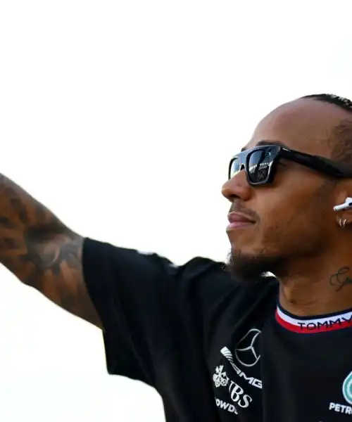 Lewis Hamilton rompe il silenzio sull’addio alla Mercedes