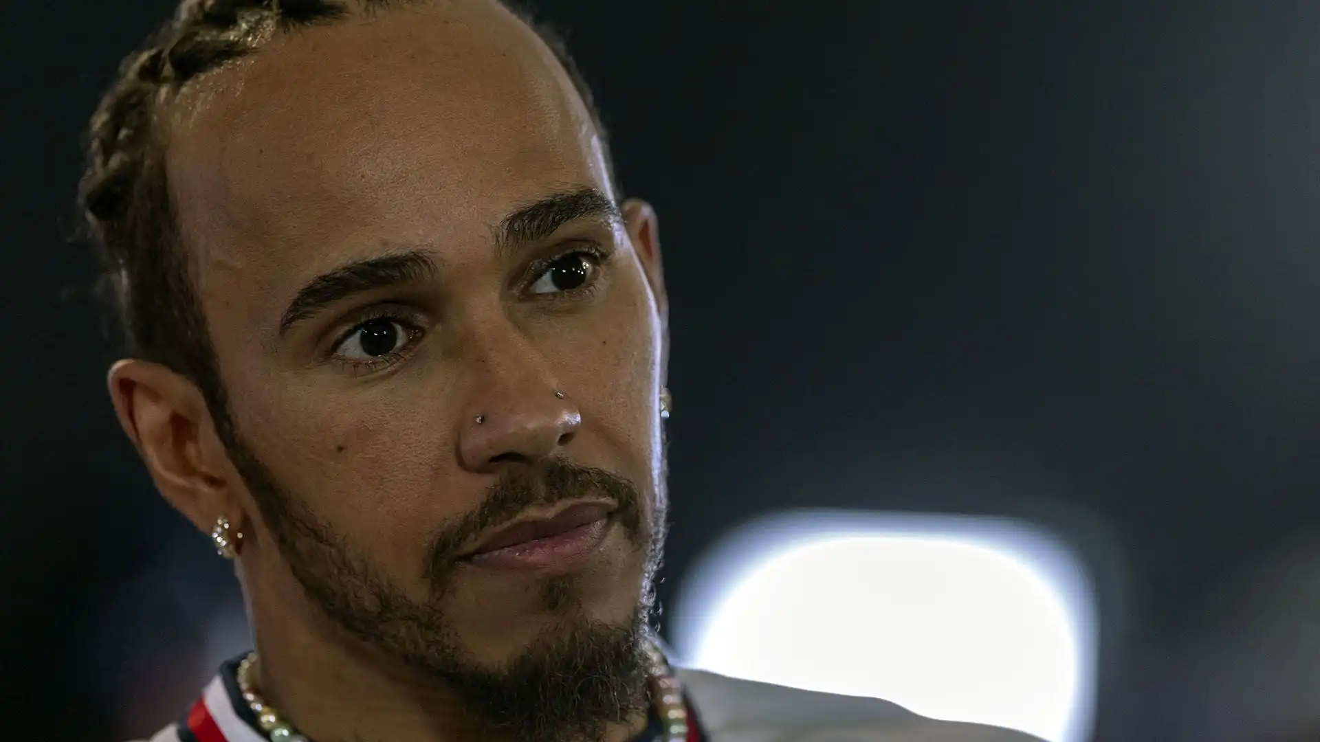 Il sorprendente trasferimento di Lewis Hamilton in Ferrari ha scatenato tante indiscrezioni sul pilota che prenderà il suo posto in Mercedes