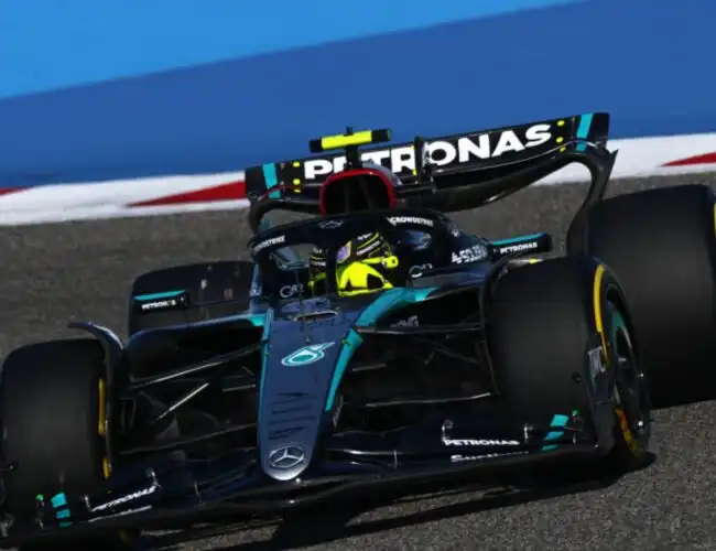 Lewis Hamilton davanti a tutti in Bahrain