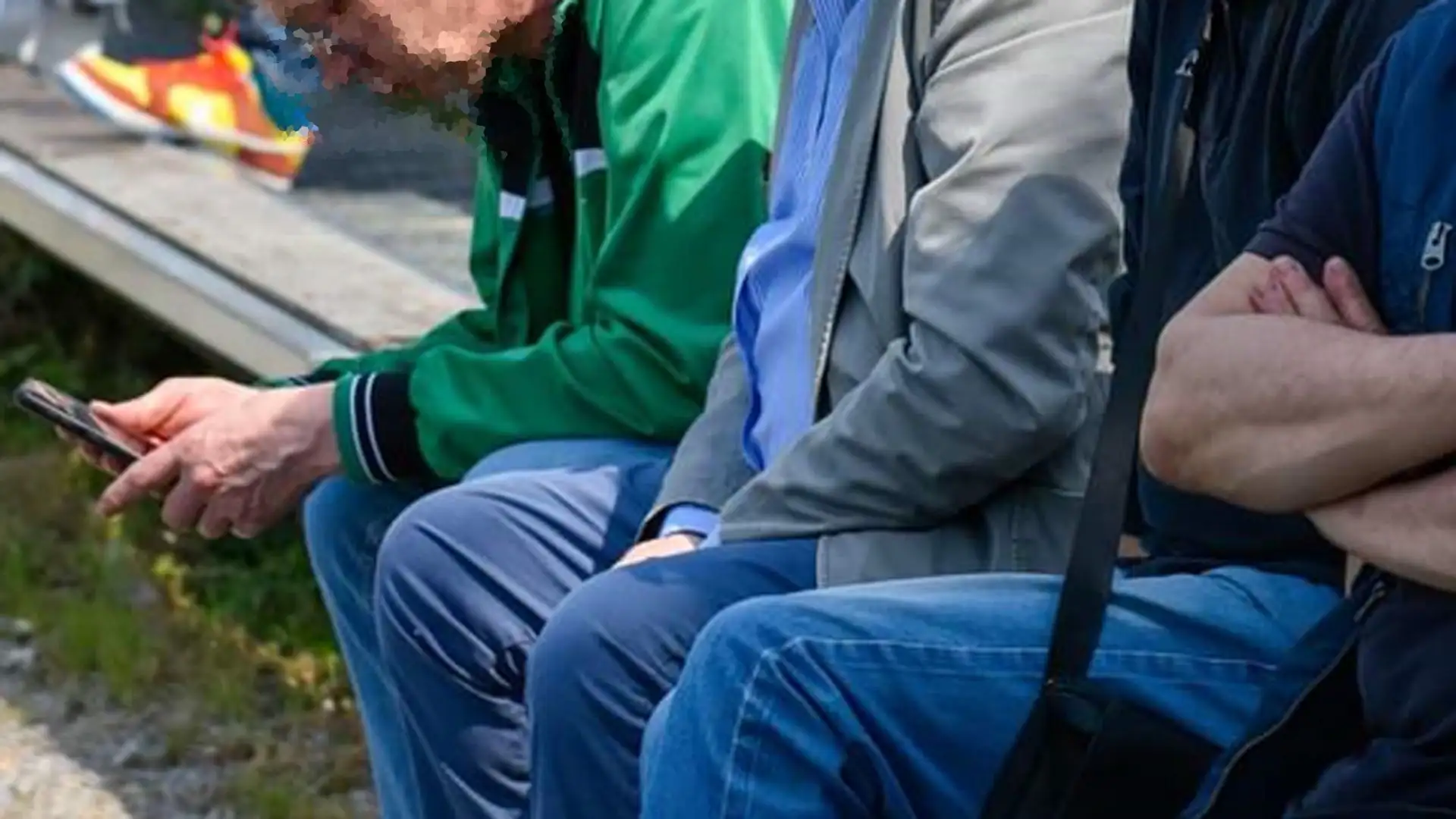 Discutere vibratamente con altri genitori della squadra del figlio