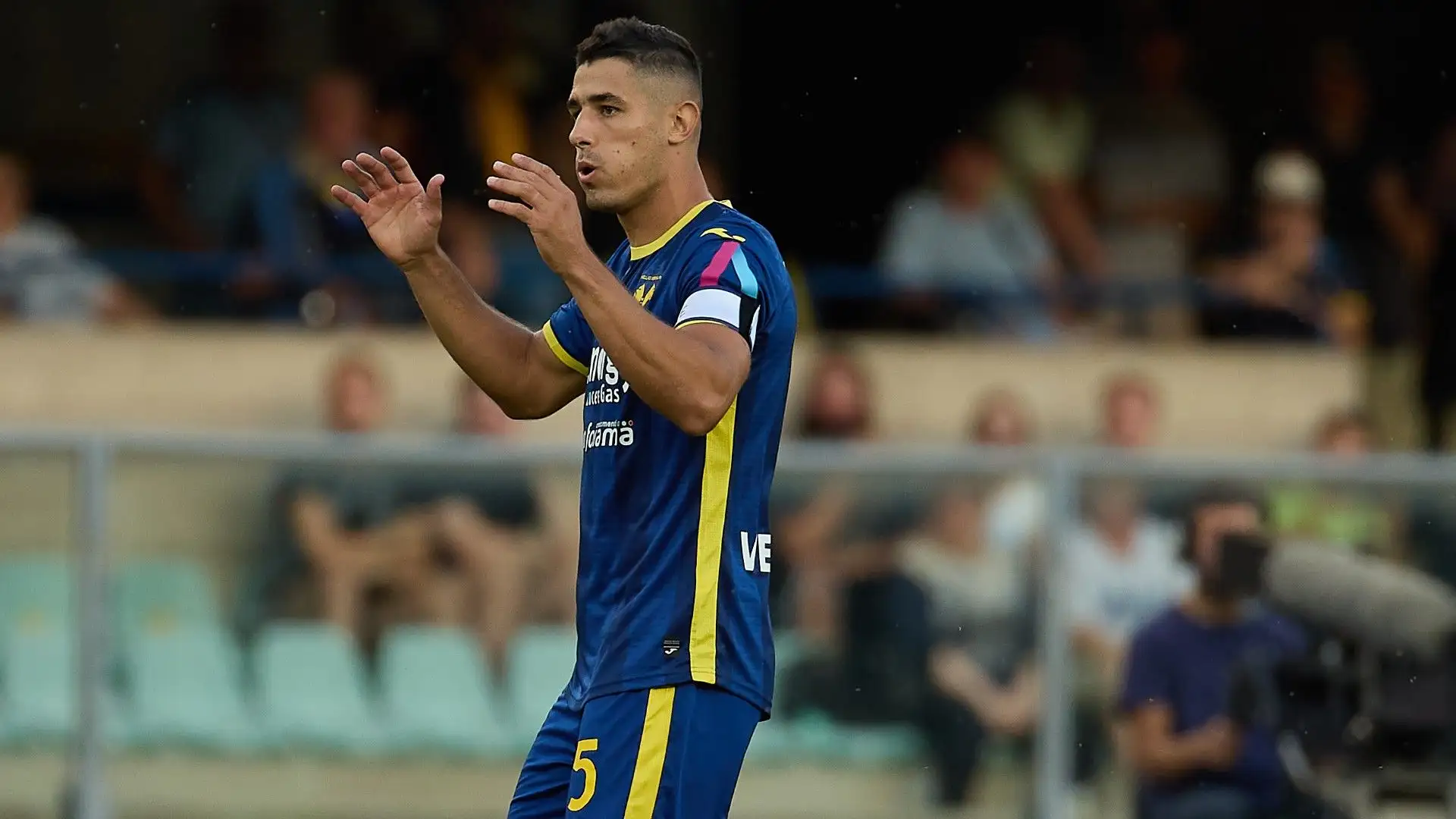 Ha lasciato anche il capitano Faraoni, passato alla Fiorentina in prestito con diritto di riscatto
