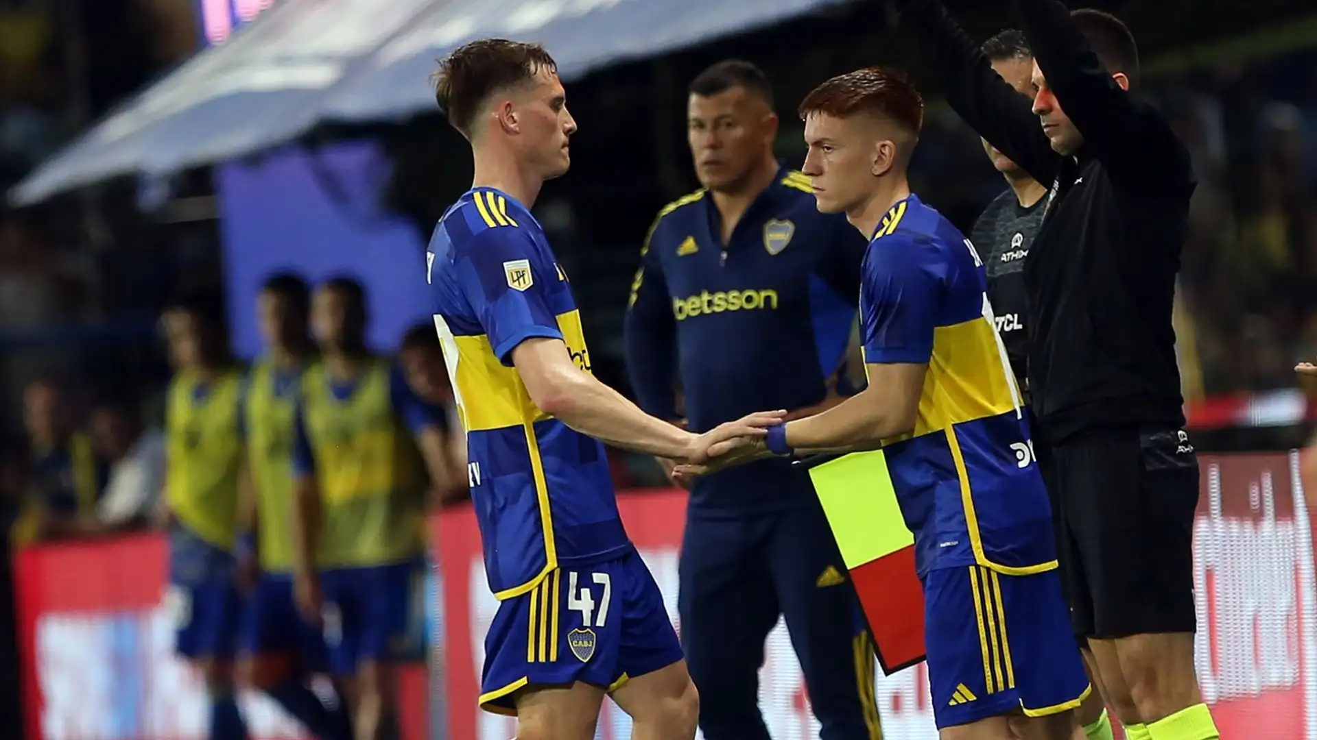 Occupa il ruolo di centrocampista centrale e ha un contratto con il Boca Juniors fino al 2026