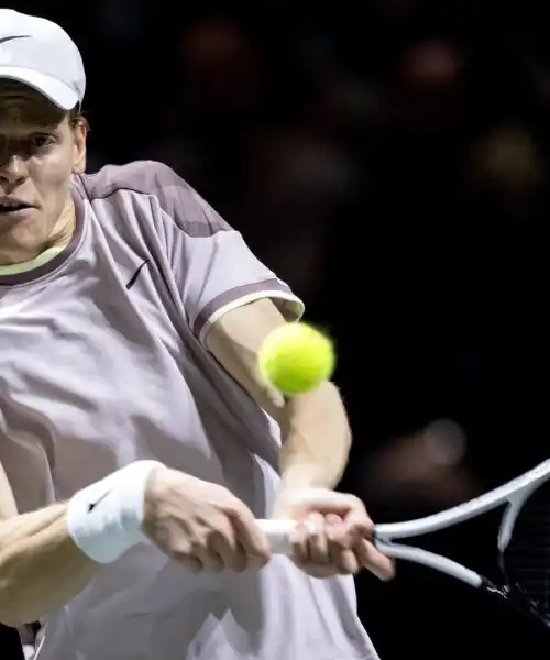 ATP Rotterdam: Jannik Sinner cede un set ma piega Gael Monfils e va nei quarti di finale