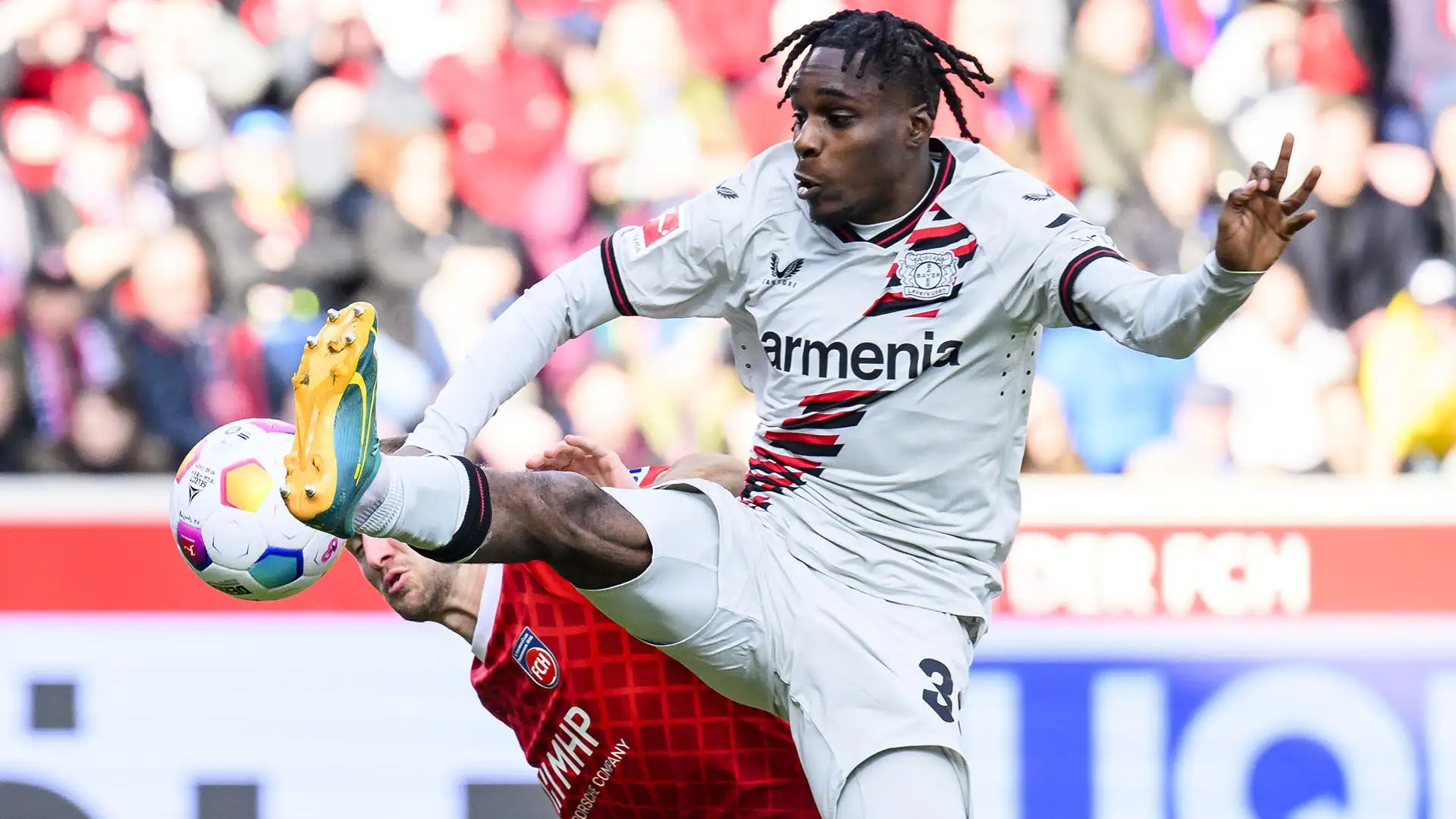 In 21 partite di Bundesliga, ha segnato 7 reti e realizzato 7 assist