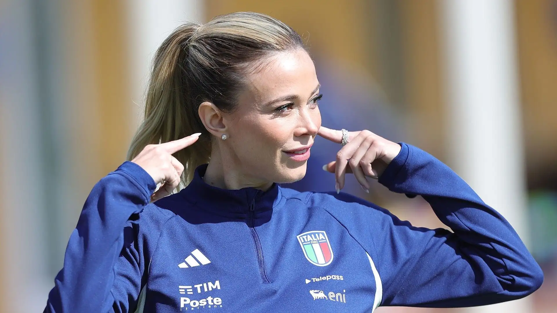 Le ragazze della nazionale hanno avuto una compagna d'eccezione per un pomeriggio