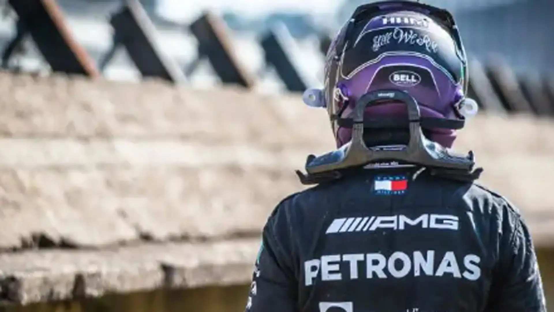 Tra questi, l'ex boss della Formula 1 Bernie Ecclestone.