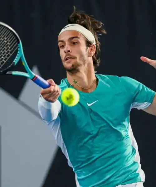 ATP Doha: Lorenzo Musetti travolto da Zhizhen Zhang