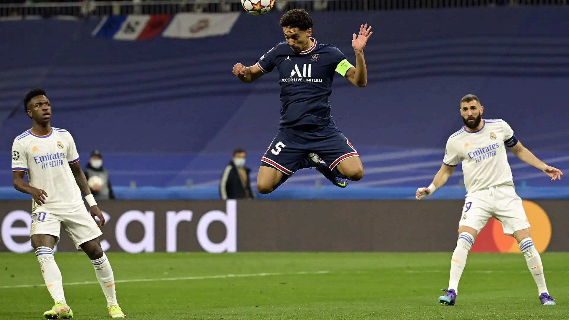 Marquinhos è seguito da grandi club come Manchester United, Arsenal e Bayern Monaco, e secondo calciomercato.it è un'opzione anche per i bianconeri