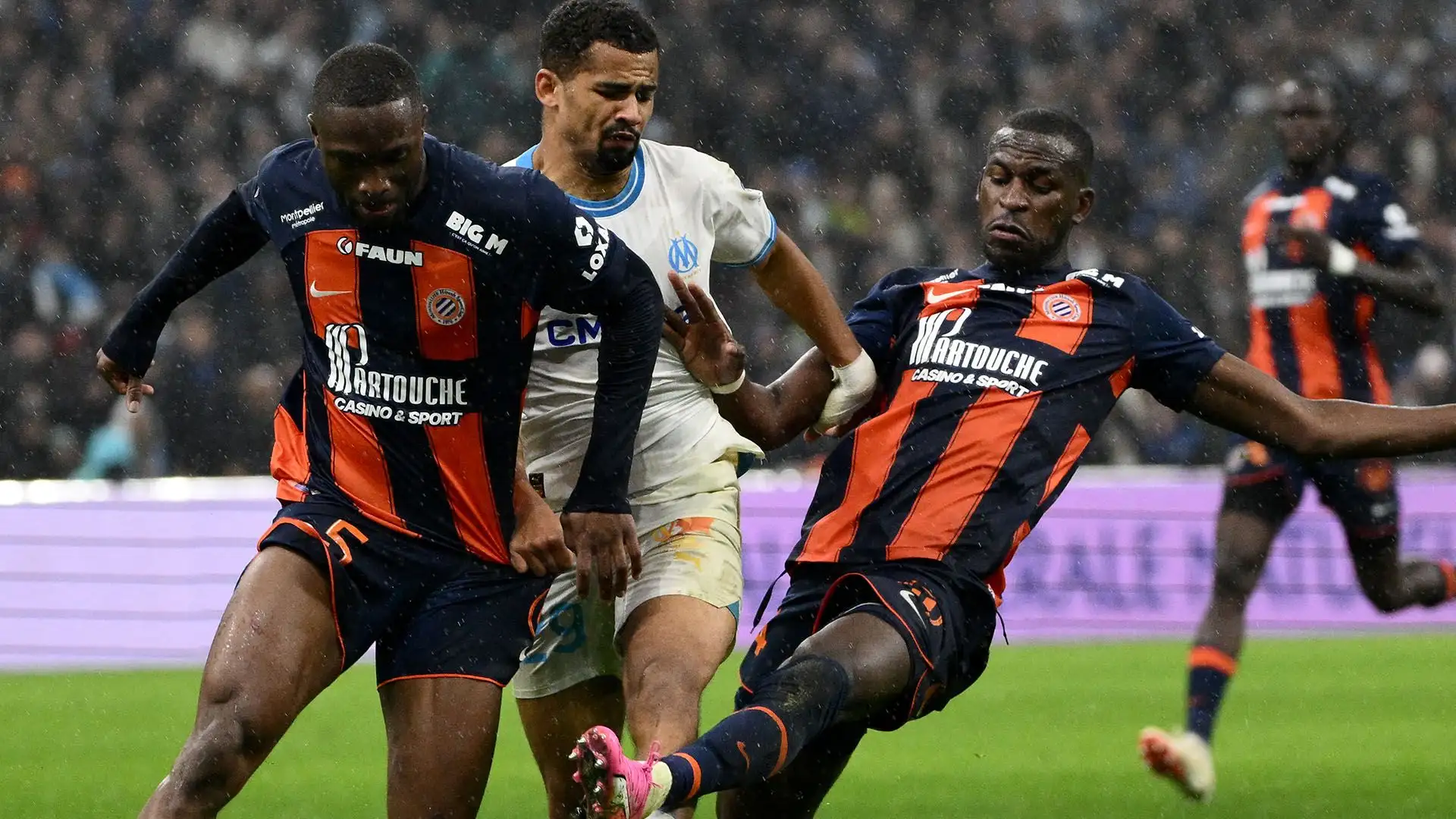 Il Marsiglia è riuscito a qualificarsi agli ottavi di Europa League dopo il 3-1 allo Shakhtar Donetsk, dando una scossa alla loro stagione finora deludente