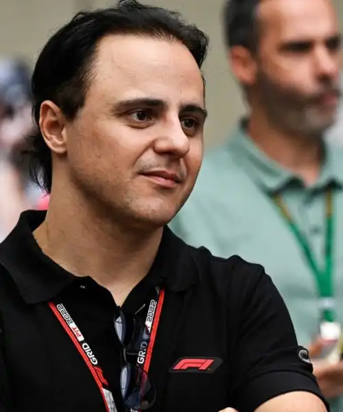 Felipe Massa avvisa Lewis Hamilton e la Ferrari