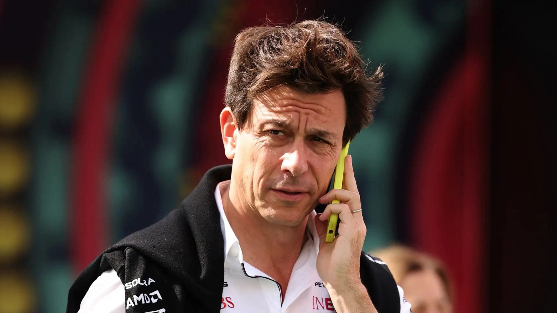 Wolff è però stato chiaro: "Dobbiamo rispettare i contratti esistenti"