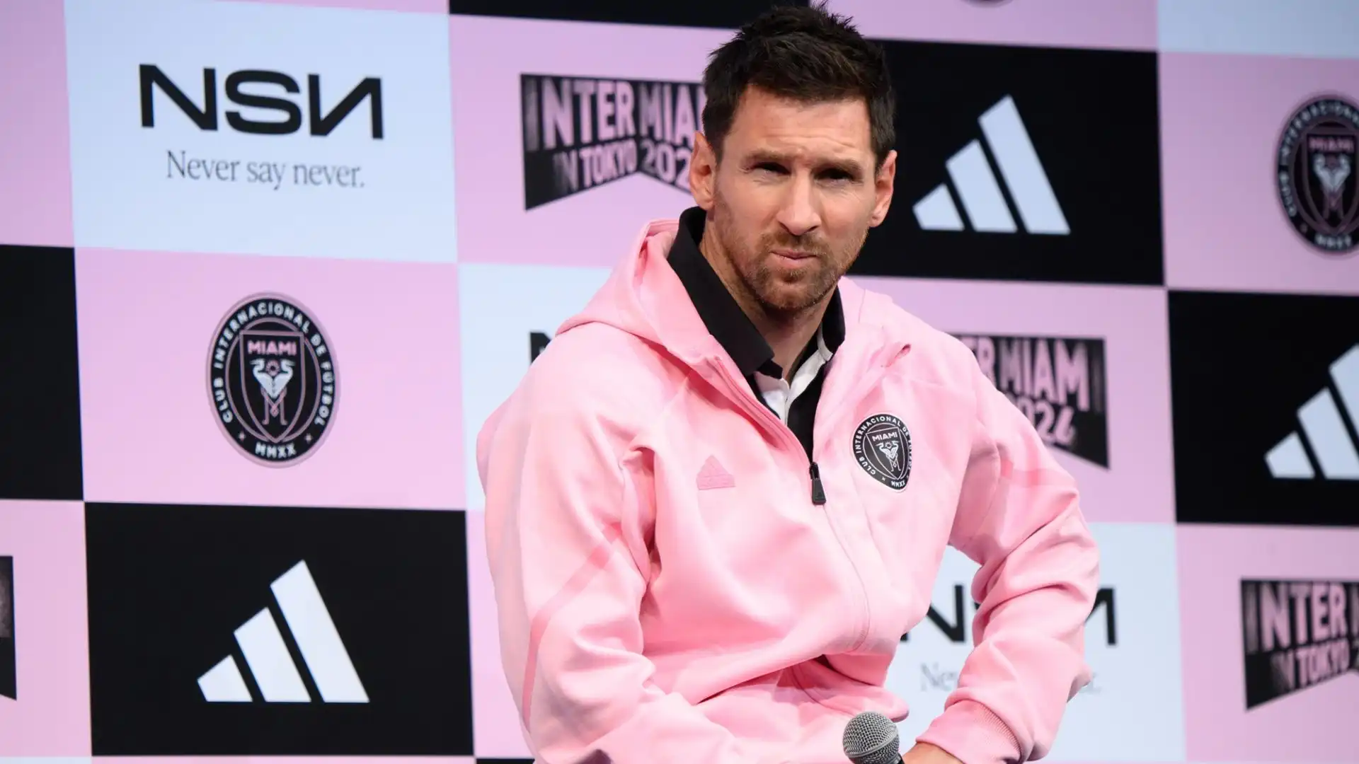 L'Inter Miami e Lionel Messi sono sbarcati a Tokyo per l'ultima amichevole della tournée in Asia