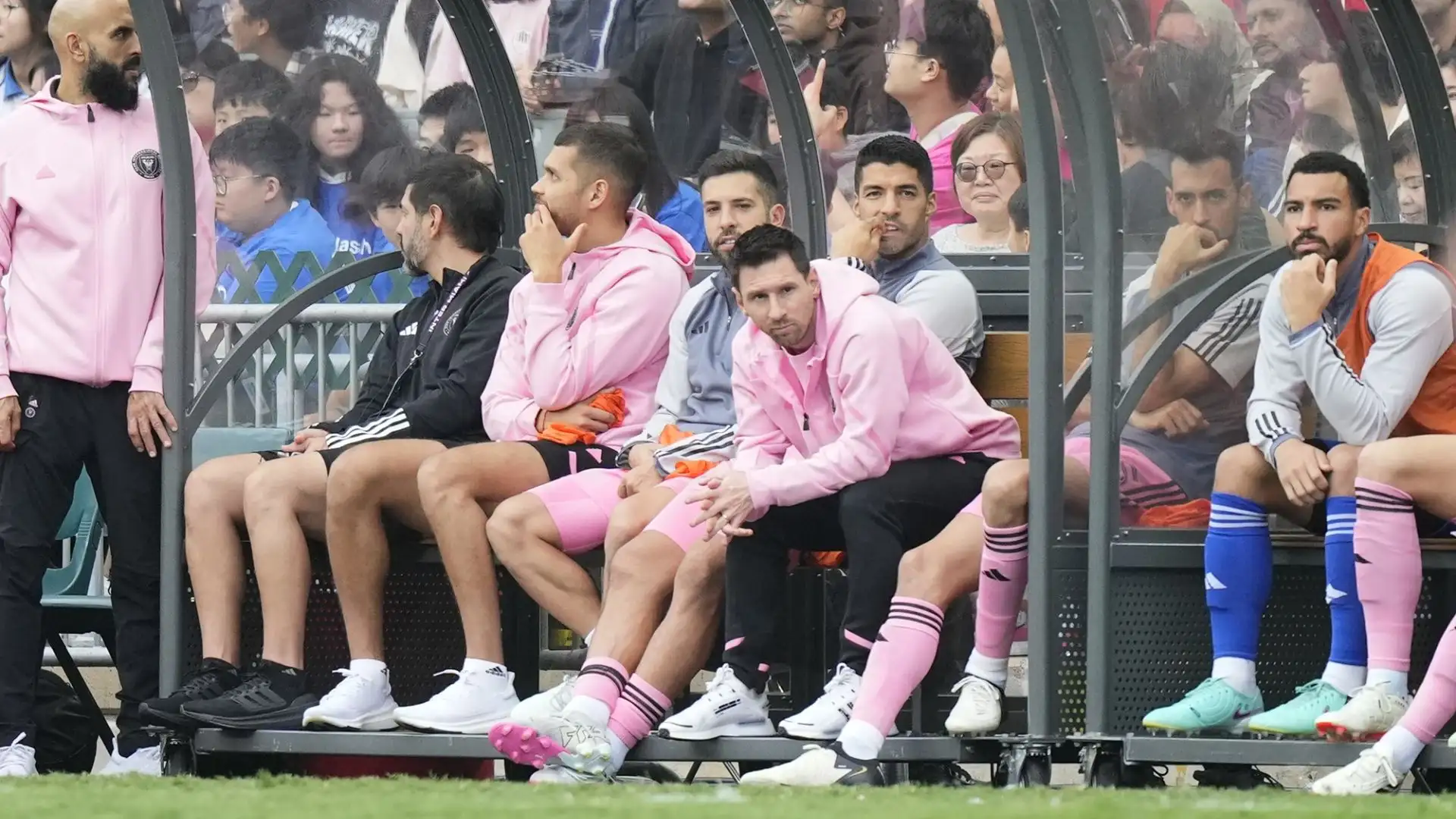 Oltre a Messi, anche l'altro campione Luis Suarez non è sceso in campo