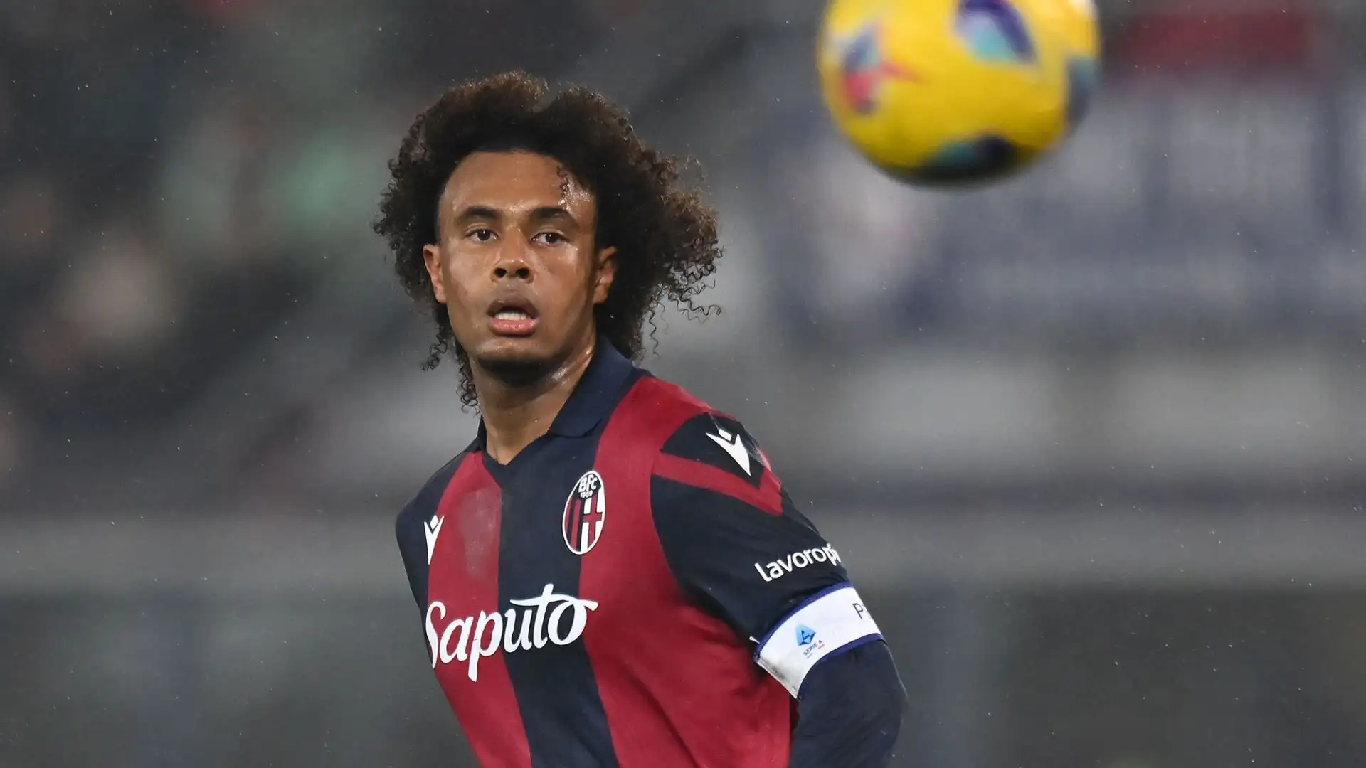 L'altro nome caldo per i rossoneri è quello di Zirkzee, che potrebbe arrivare insieme al tecnico del Bologna Thiago Motta