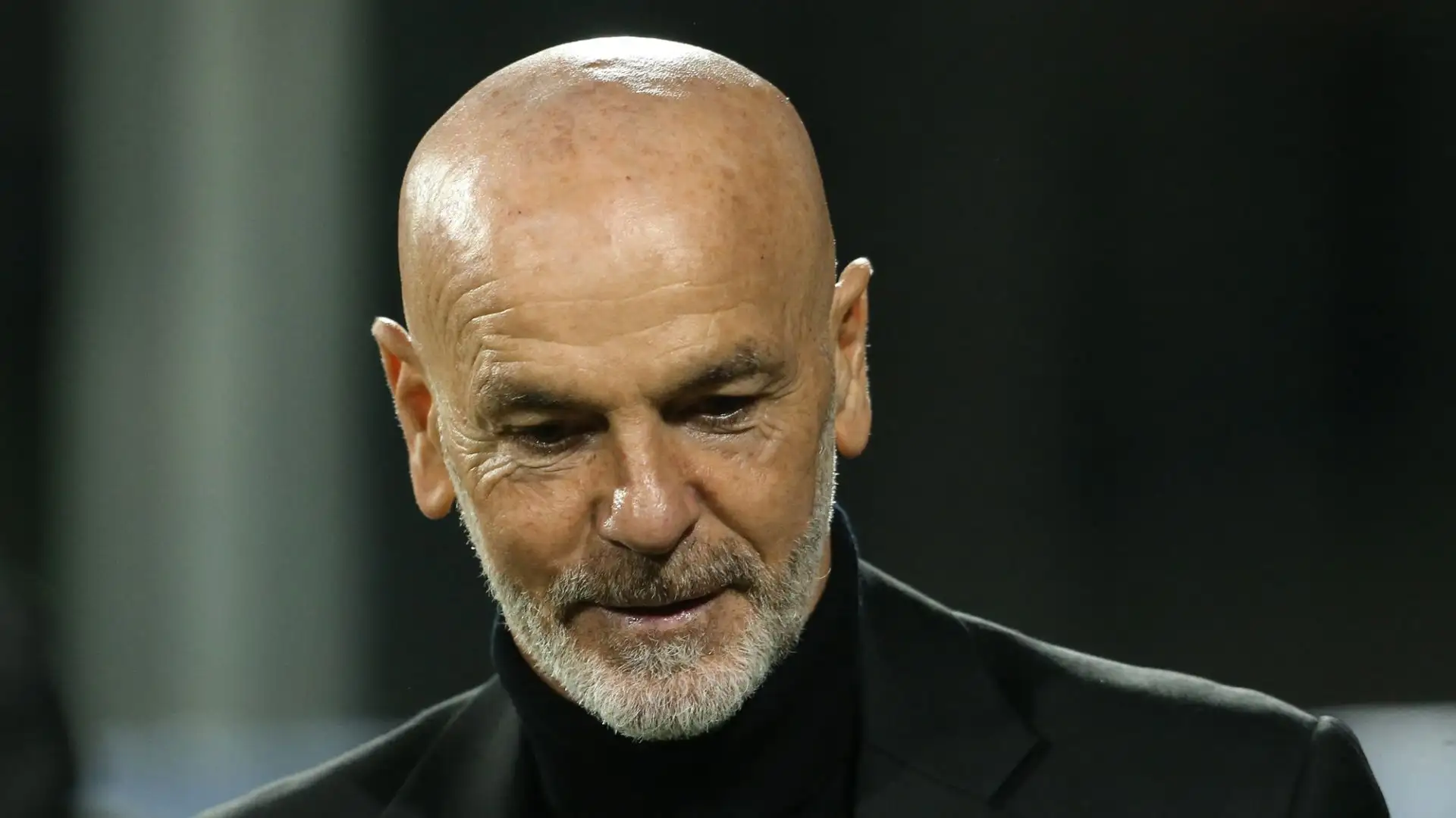 Al momento i dirigenti rossoneri non hanno intavolato nessuna vera trattativa con altri allenatori