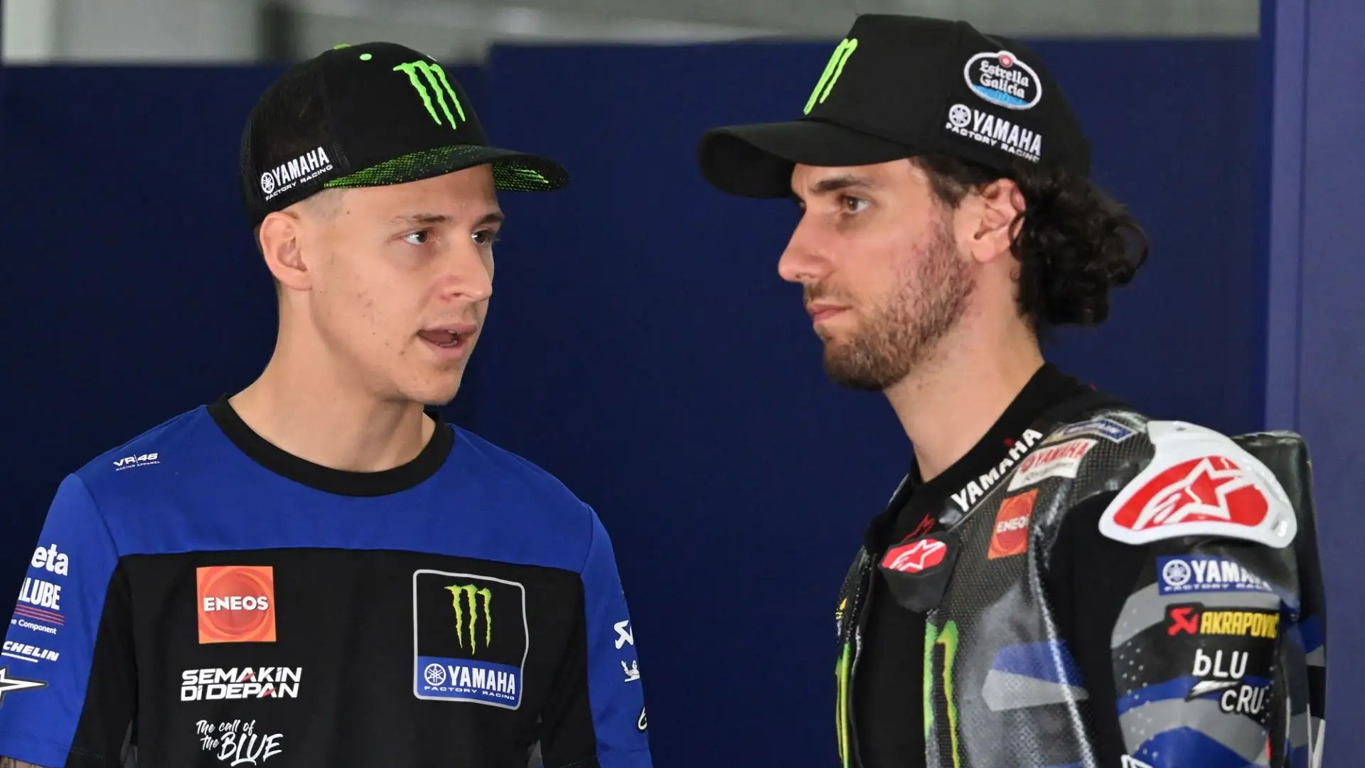 I piloti della Yamaha Fabio Quartararo ed Alex Rins a colloquio a Sepang