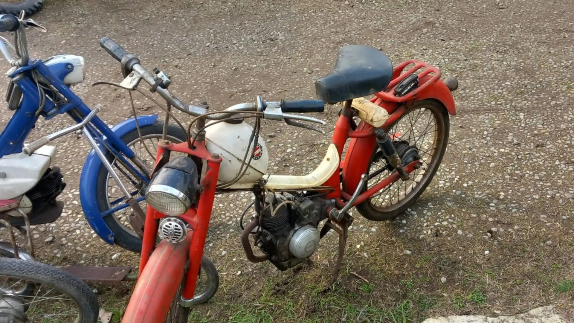 Il primo modello, il Motomic, fu presentato nel 1947 al Salone di Ginevra