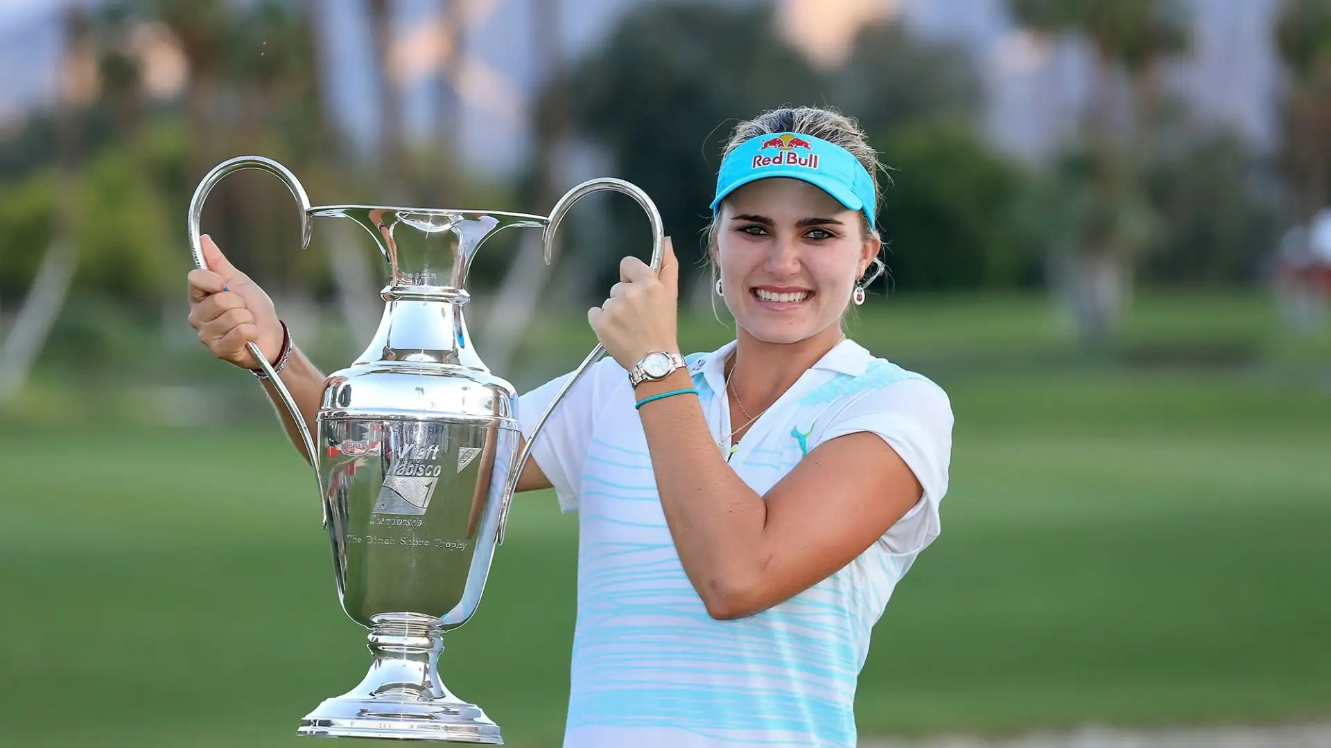 A 16 anni, Lexi Thompson ha vinto il suo primo torneo da professionista, segnando un nuovo record di precocità
