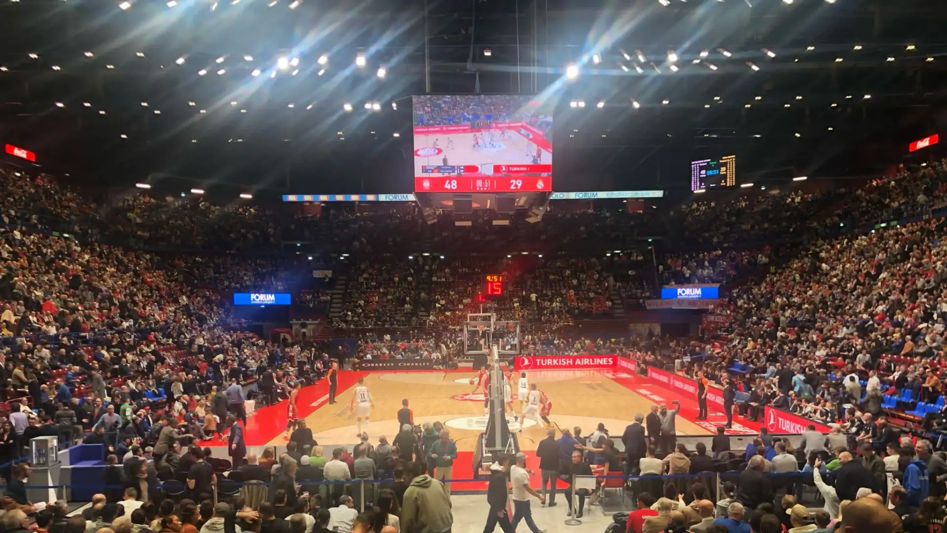 Al Forum di Assago è andata in scena una partita da tutto esaurito.