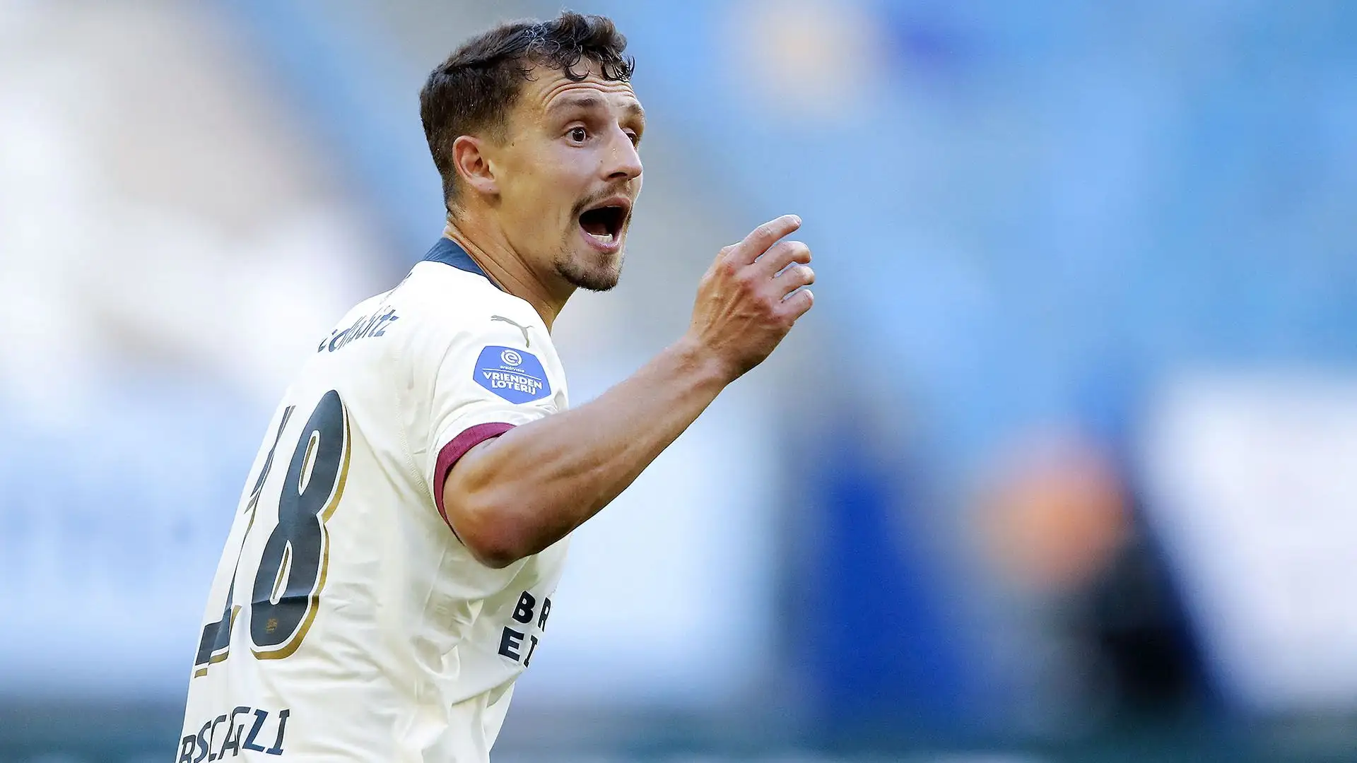 Con il club ha vinto 2 coppe olandesi e 2 supercoppe olandesi
