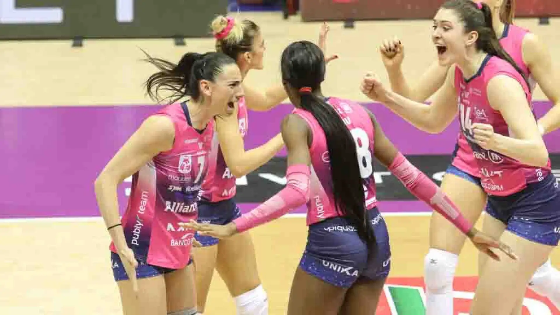 Paola Egonu e compagne si sono imposte al tie-break su Scandicci.