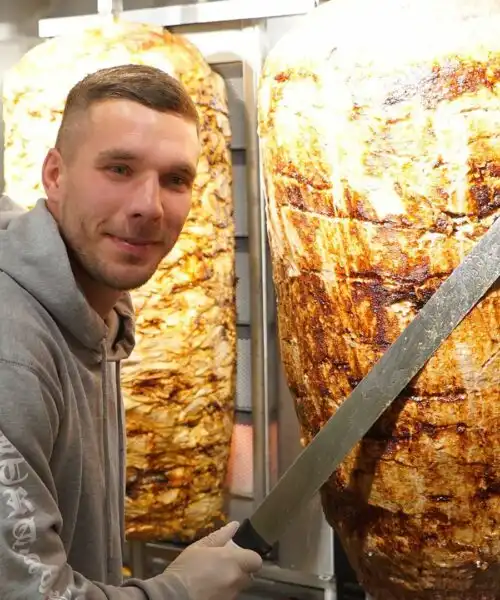 Podolski ‘Re del Kebab’: è diventato ricchissimo. Super patrimonio, Foto