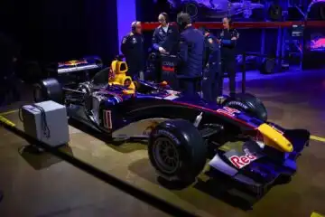 Presentata la Red Bull RB20. Chris Horner e Max Verstappen sono fiduciosi
