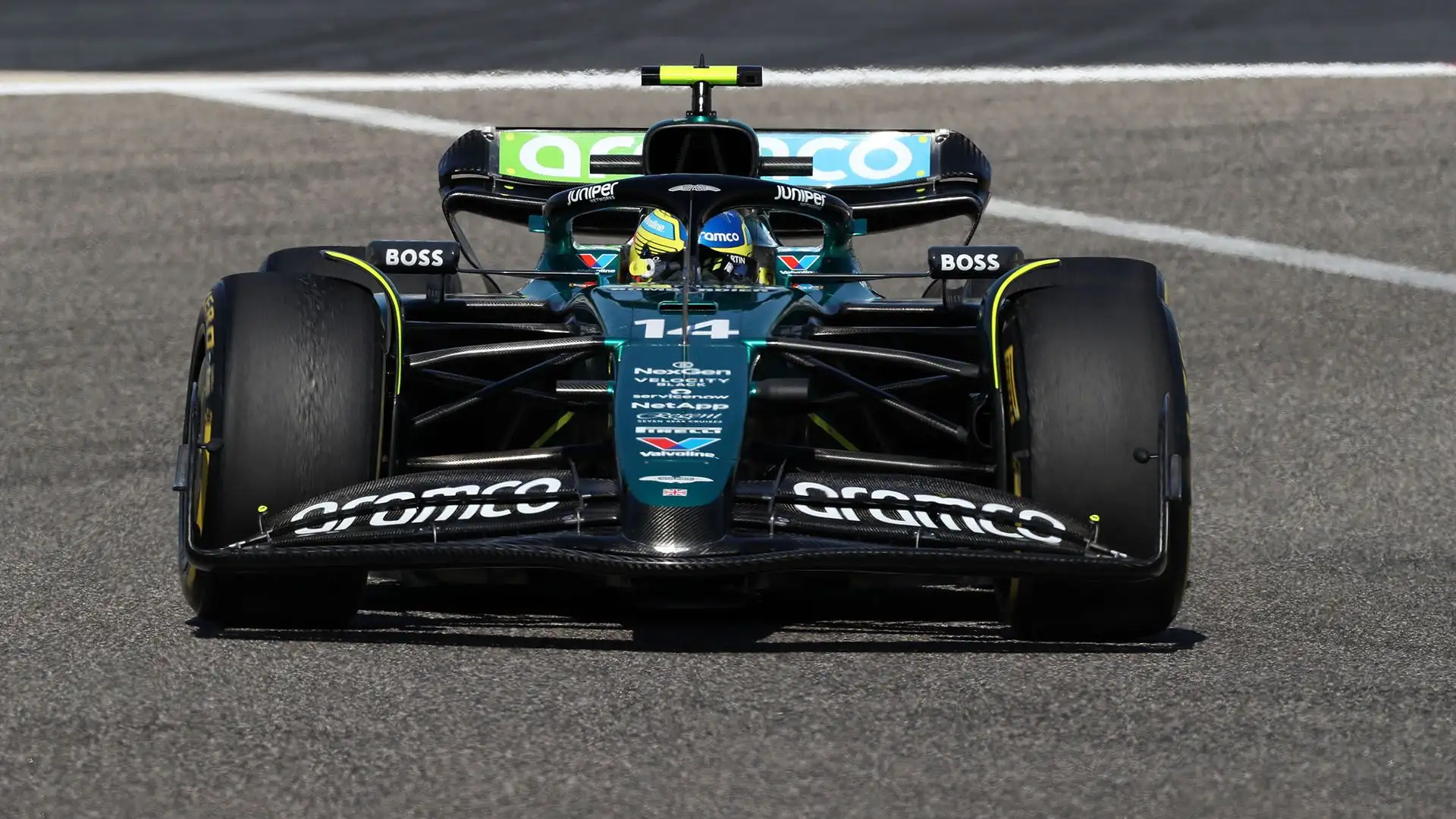 Fernando Alonso su Aston Martin