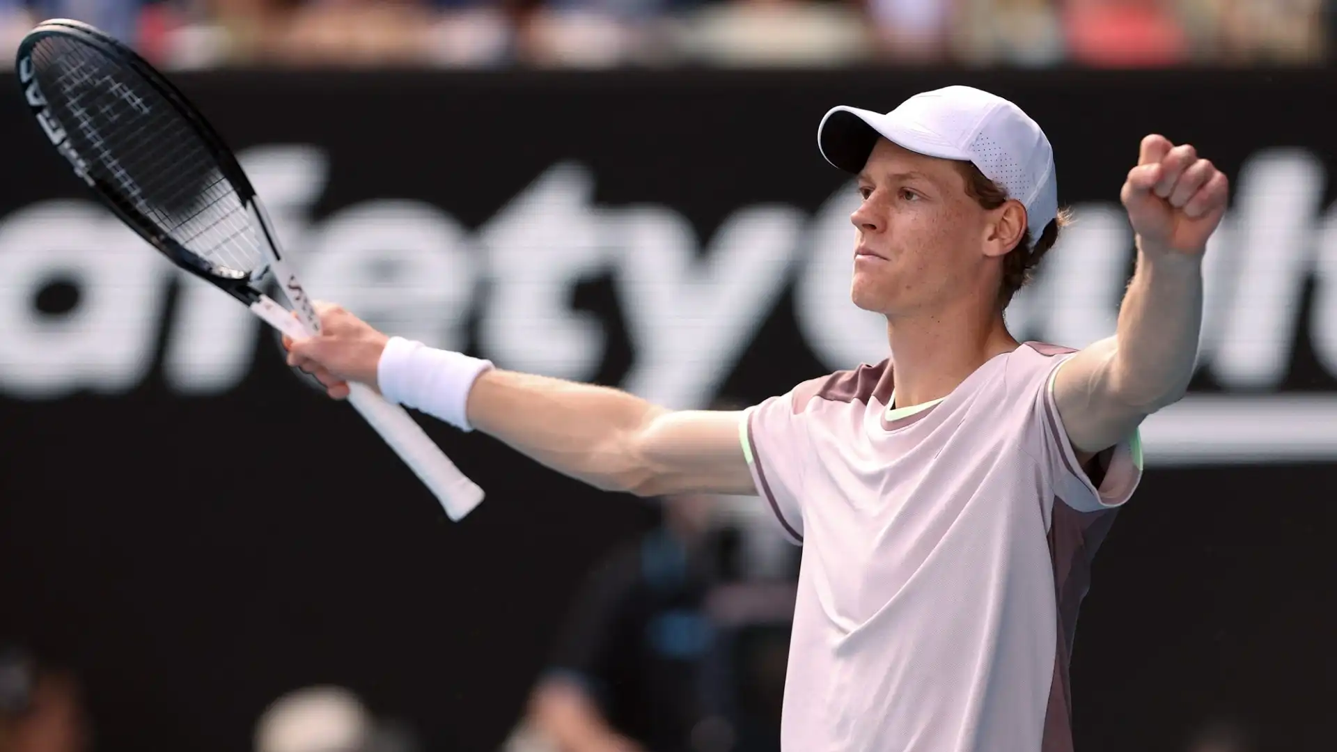 Il 22enne tennista italiano ha messo fine al lungo dominio di Novak Djokovic agli Australian Open